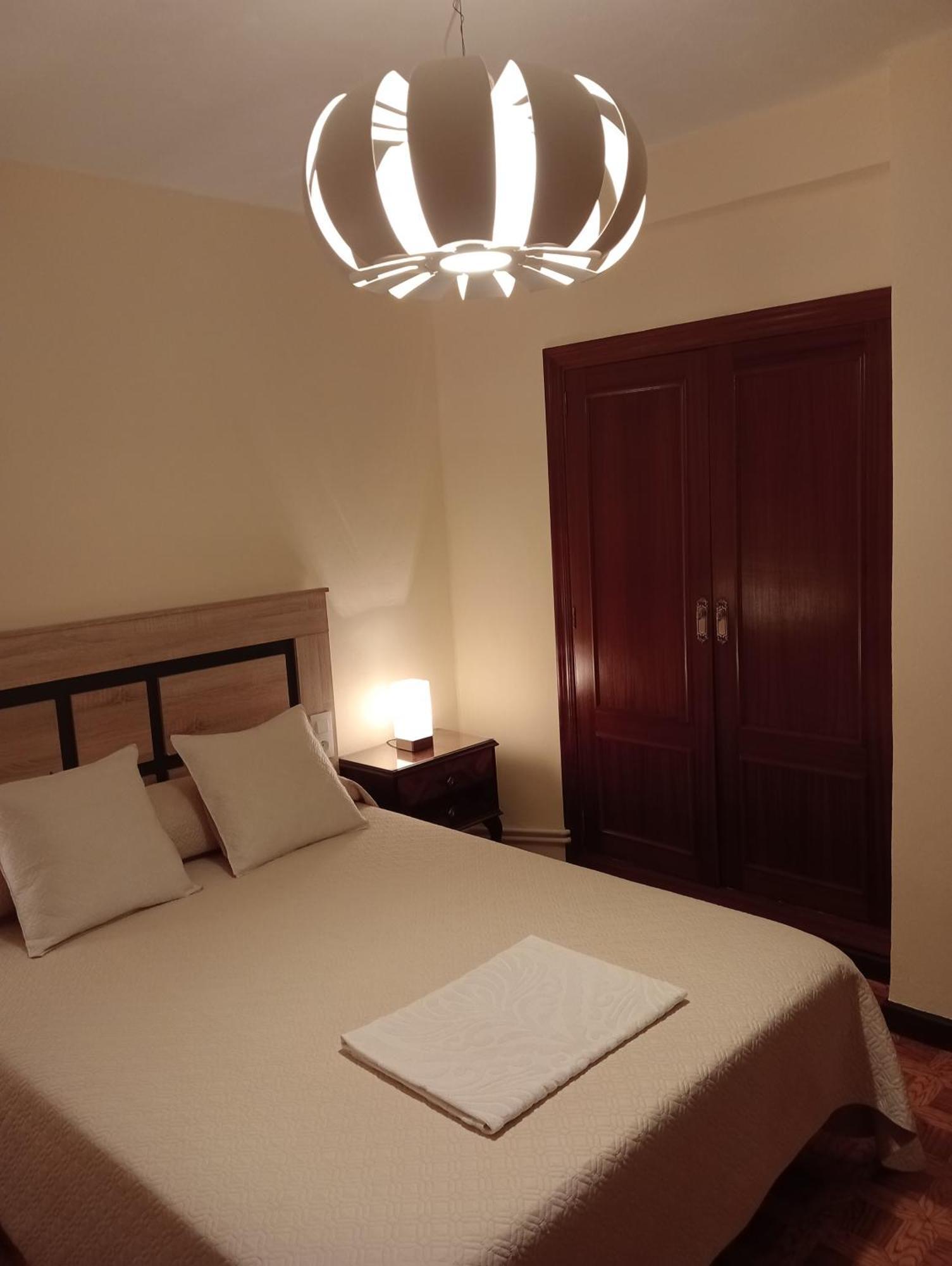 Habitacion Matrimonial Centro Ciudad オビエド エクステリア 写真