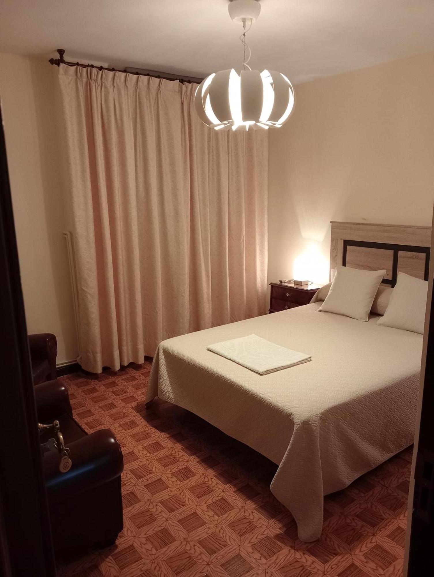 Habitacion Matrimonial Centro Ciudad オビエド エクステリア 写真