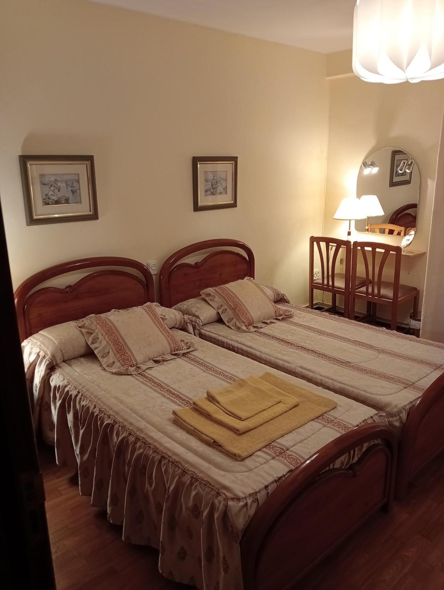 Habitacion Matrimonial Centro Ciudad オビエド エクステリア 写真